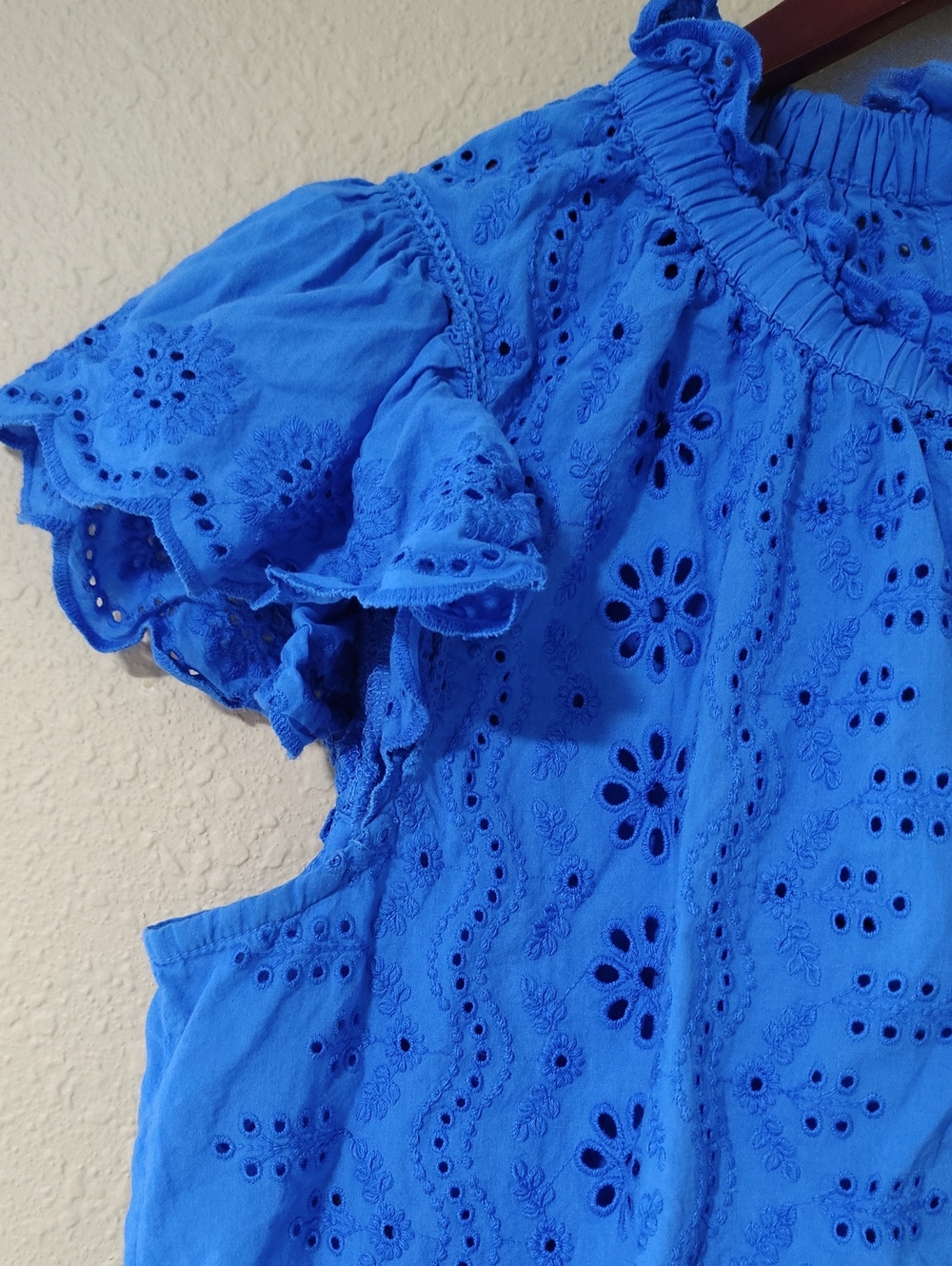 Jennifer & Grace 100% Cotton Eyelet Ruffle High Neck Button Back Top Size L Boho - Picture 3 of 13